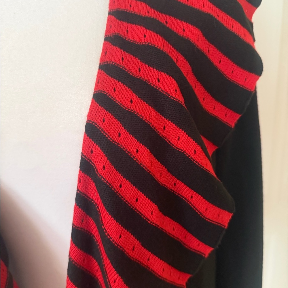 Chic Black and Red Striped Women's Cardigan - Picture 2 of 8